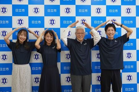山ポーズで記念写真