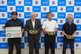 生産者の皆様との記念写真