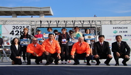 表彰式後の集合写真