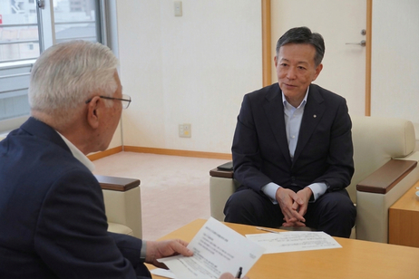 德永社長と対話する小川市長