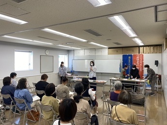 写真:親子教室研修会