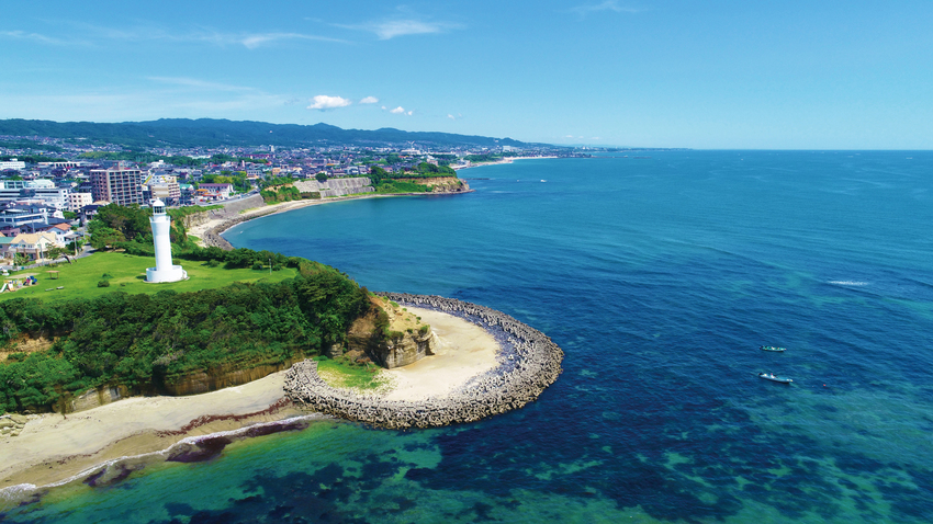 写真：日立灯台と海