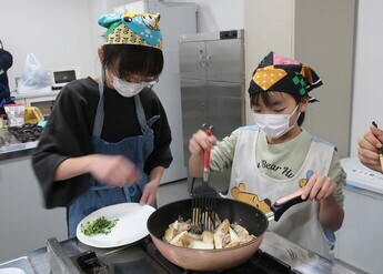 エコクッキングの様子