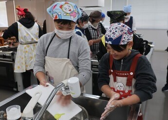 エコクッキングの様子