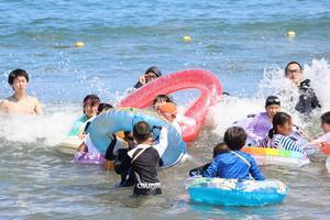 写真：海水浴