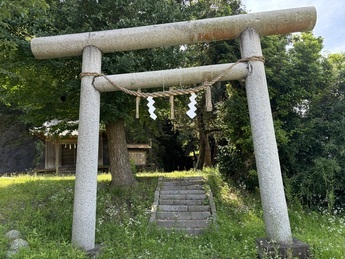 蚕養神社鳥居の写真