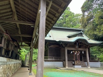 諏訪神社境内の写真