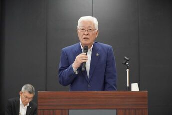 市政運営について説明する小川市長