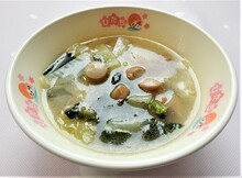 写真：ウインナーと野菜のスープ