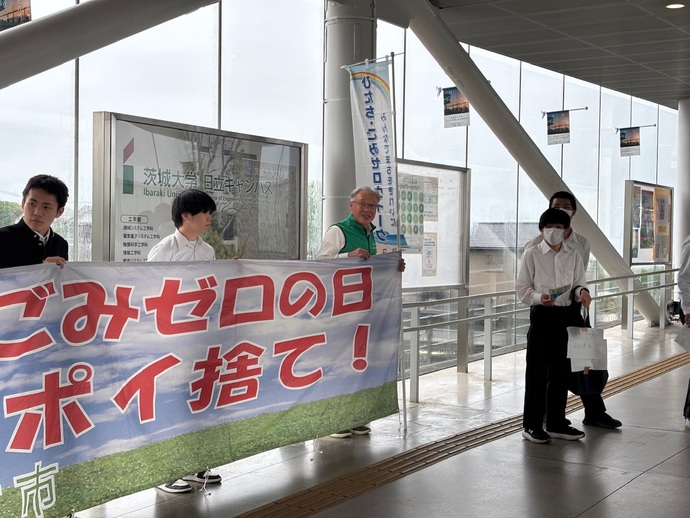 街頭キャンペーンの様子