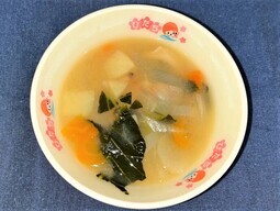 写真:新玉ねぎのみそ汁