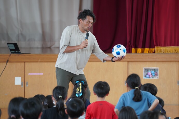 写真：元プロサッカー選手の本間幸司さん