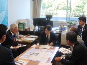 写真：面会の様子2