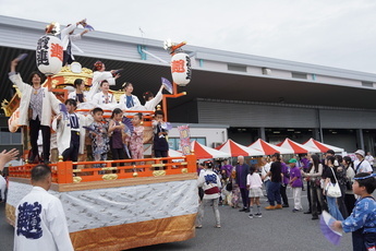 祭り会場の様子