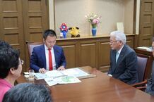 財務省における市長説明の様子