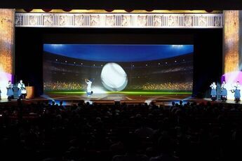 100周年を記念したプロジェクションマッピング(野球)