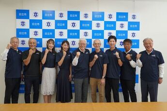 関係者全員の集合写真