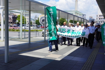 平和行進の様子