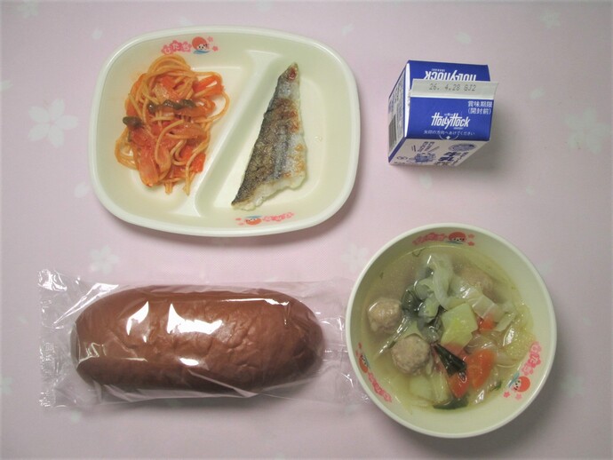 写真：4月15日(水曜日)の献立