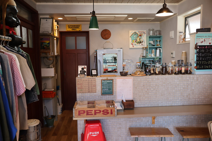 83 coffee standはアメカジスタイル（店内の写真）
